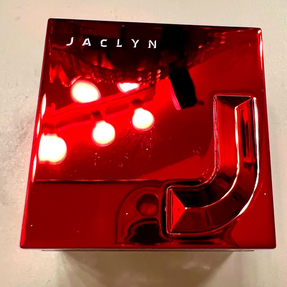 Jaclyn Hill glimmer powder in I’m so Lit